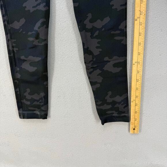 Spanx Look At Me Now Leggings Women's M Black Camo Classic Leggings Preppy - Picture 11 of 13